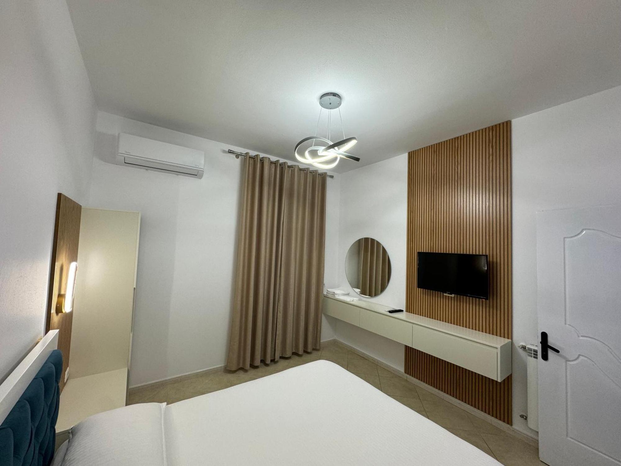 Hotel Kaloshi 4*