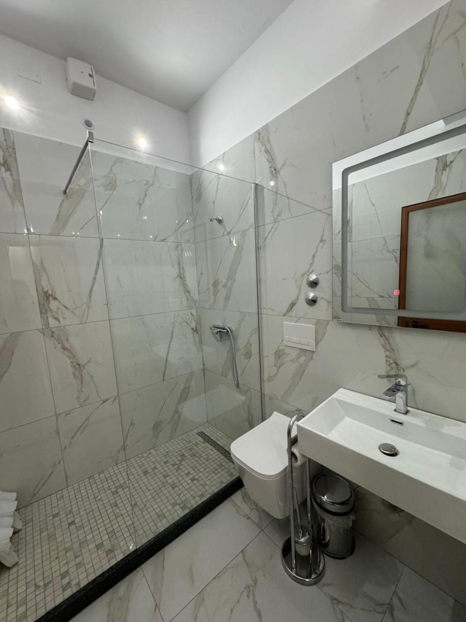 Hotel Kaloshi Mezez