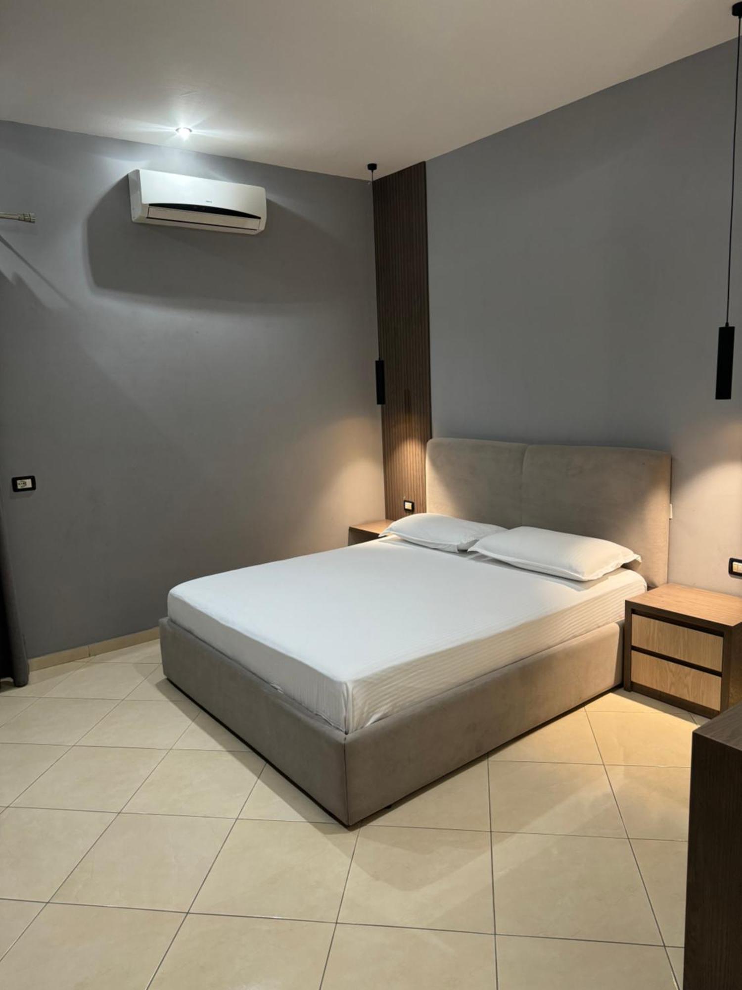 Kaloshi Hotel 4*