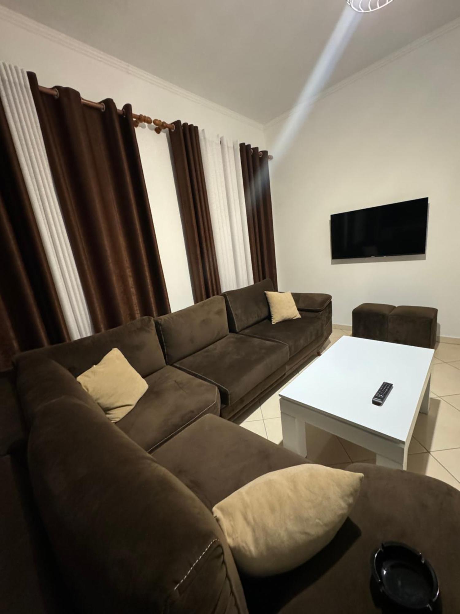 Hotel Kaloshi 4*