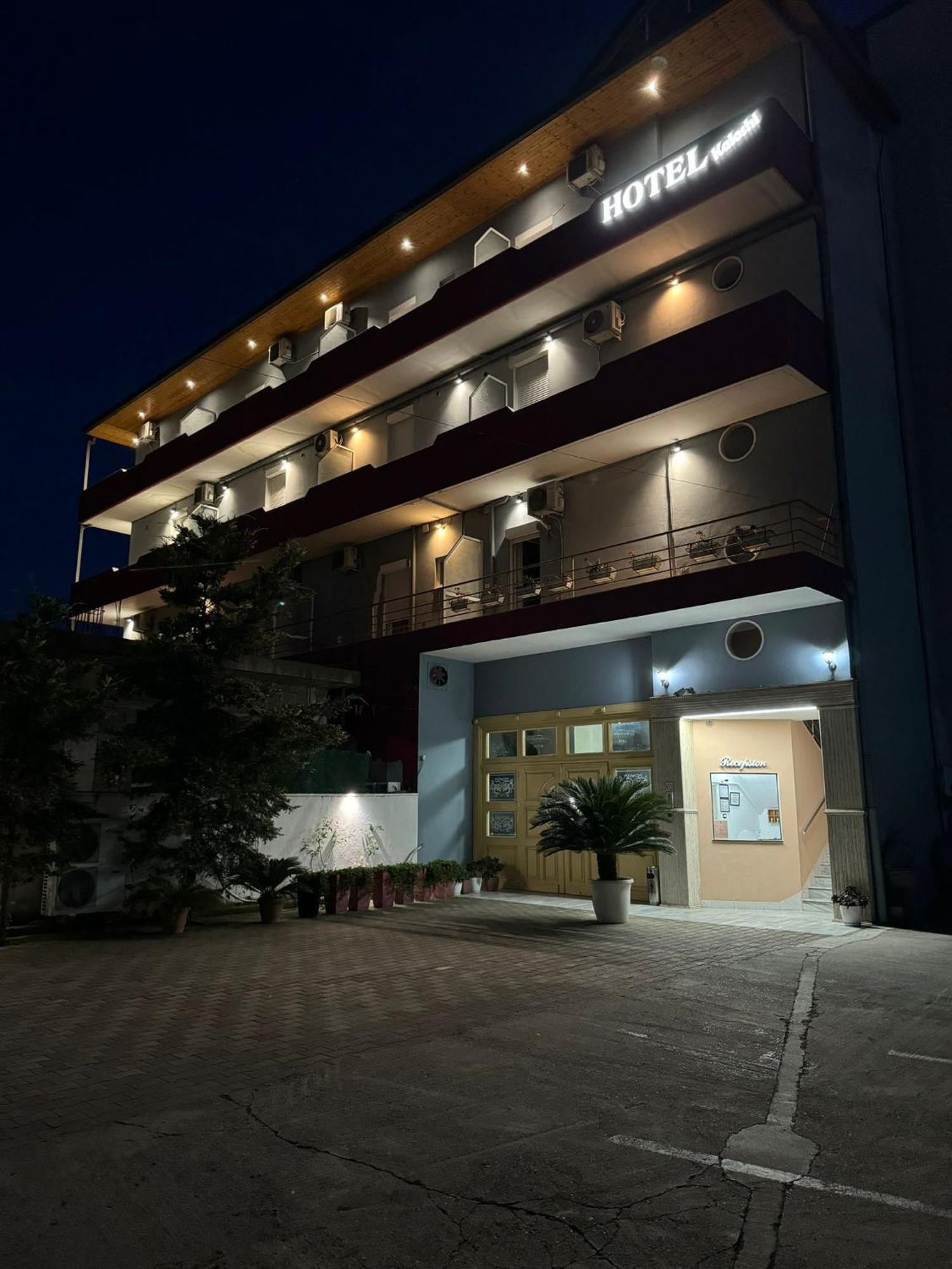 Kaloshi Hotel 4*