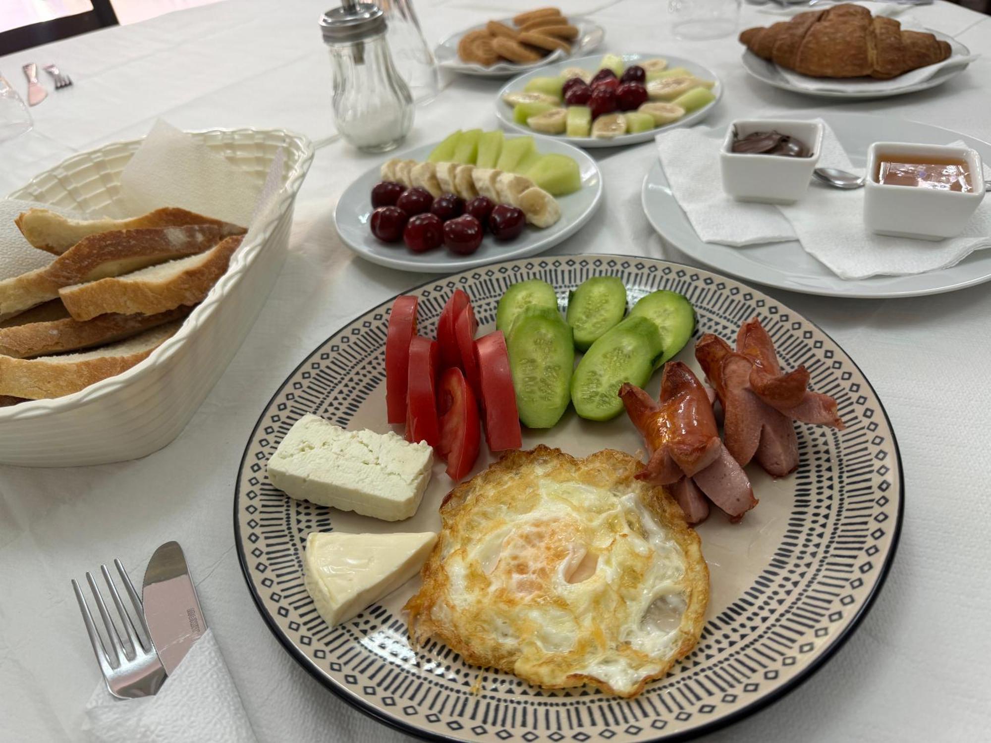 Hotel Kaloshi Mezez